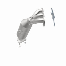 Cargar imagen en el visor de la galería, MagnaFlow Conv DF 04-05 Suz Verona2.5 Manifold Rear