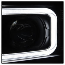 Cargar imagen en el visor de la galería, Xtune Chevy Silverado 1500/2500/3500 07-13 Projector Headlights Black PRO-JH-CS07-LED-BK