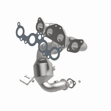 Cargar imagen en el visor de la galería, MagnaFlow Conv DF 05-11 Volvo XC90 4.4L Rear