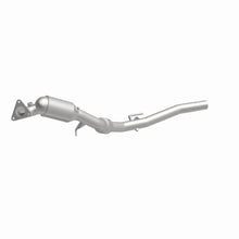Cargar imagen en el visor de la galería, Magnaflow Conv DF 11-15 Volkswagen Touareg V6 3.6 OEM Underbody