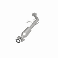 Load image into Gallery viewer, MagnaFlow Conv DF 01-03 Toyota Sienna 3.0L re