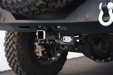 Cargar imagen en el visor de la galería, DV8 Offroad 07-21 Jeep Wrangler (JK/JL) Enganche atornillable con luces