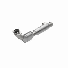 Cargar imagen en el visor de la galería, MagnaFlow Conv DF 01 Ford Trucks 5.4L