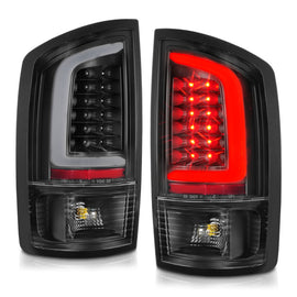 ANZO 2002-2006 Dodge Ram 1500 luces traseras LED con barra de luz, carcasa negra, lente transparente