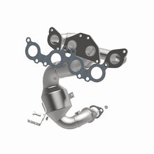 Cargar imagen en el visor de la galería, MagnaFlow Conv DF 05-11 Volvo XC90 4.4L Rear