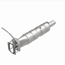 Cargar imagen en el visor de la galería, MagnaFlow 09-19 Ford F53 V10 6.8L Underbody 6.8L Direct Fit Catalytic Converter