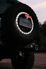 Cargar imagen en el visor de la galería, Rigid Industries Chase Tail Light Kit w/ Mounting Bracket - Red