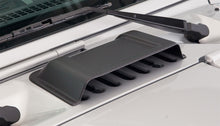 Cargar imagen en el visor de la galería, Bushwacker 98-18 Jeep Wrangler Trail Armor Hood Scoop (Tpo texturizado) - Negro