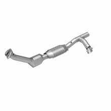 Cargar imagen en el visor de la galería, MagnaFlow Conv DF 99-00 Ford Trucks 5.4L