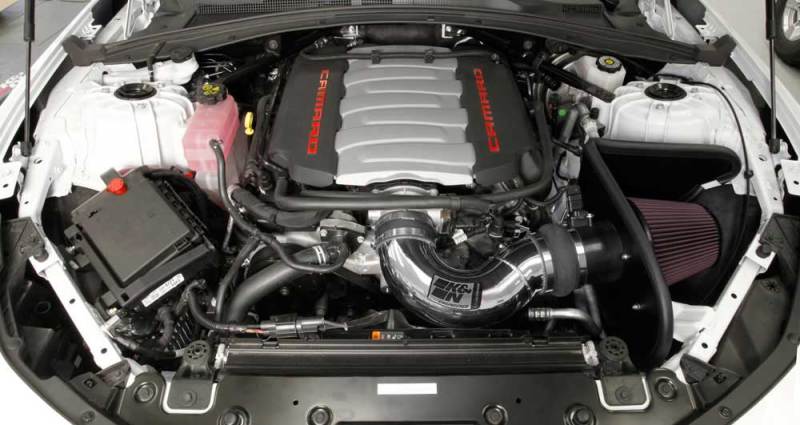 K&amp;N 2016 Chevy Camaro SS 6.2L V8 F/I Sistema de admisión Typhoon
