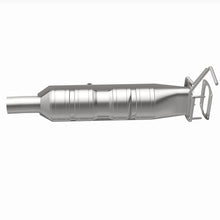 Cargar imagen en el visor de la galería, MagnaFlow 09-19 Ford F53 V10 6.8L Underbody 6.8L Direct Fit Catalytic Converter