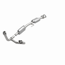 Cargar imagen en el visor de la galería, MagnaFlow Conv DF 86-97 Ford Aerostar 3.0L