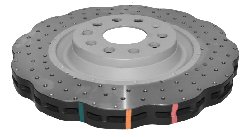DBA 15-20 Volkswagen Golf R Delantero Serie 4000 Rotor perforado en cruz con sombrero plateado