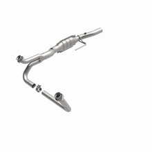 Cargar imagen en el visor de la galería, MagnaFlow Conv DF 00-01 Dodge Ram 3500 Van