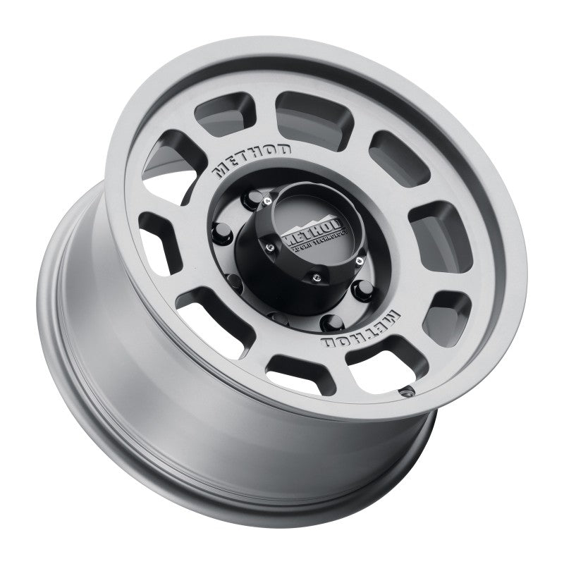 Method MR705 Rueda de titanio CB de 18 x 9 + 18 mm con desplazamiento 8 x 180 de 130,81 mm