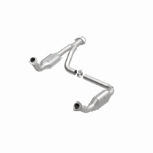 Cargar imagen en el visor de la galería, MagnaFlow Conv DF 07-09 Chevrolet/GMC Silverado/Sierra 2500 HD 6.0L Y-Pipe Assembly excludes Classic