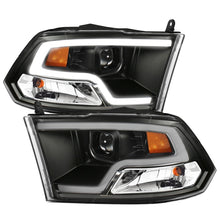 Cargar imagen en el visor de la galería, ANZO 09-18 Dodge Ram 1500 Faros delanteros estilo tablón negro con halo