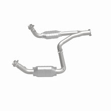 Cargar imagen en el visor de la galería, MagnaFlow Conv DF 00-01Tahoe/Yukon V8 5.7L