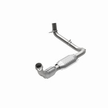 Cargar imagen en el visor de la galería, MagnaFlow Conv DF 97-98 Ford Trucks 5.4L