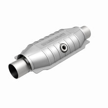 Cargar imagen en el visor de la galería, MagnaFlow Conv Univ 2.25 Mid O2