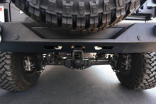Cargar imagen en el visor de la galería, DV8 Offroad 07-21 Jeep Wrangler (JK/JL) Enganche atornillado sin luces