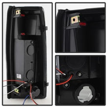 Cargar imagen en el visor de la galería, Xtune Yukon Denali 99-00 LED Tail Lights Black Smoked ALT-JH-CCK88-LED-BKSM