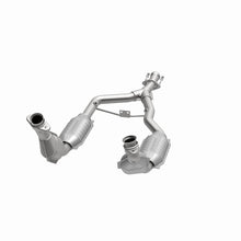 Cargar imagen en el visor de la galería, MagnaFlow Conv DF 96-98 Ford Mustang 3.8L