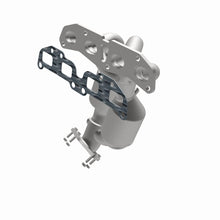 Cargar imagen en el visor de la galería, MagnaFlow OEM Grade 07-12 Nissan Sentra L4-2.5LGAS Direct Fit Federal Catalytic Converter