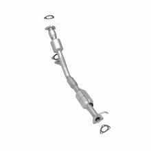 Cargar imagen en el visor de la galería, MagnaFlow Conv DF 02-03 Saturn Vue 3.0L Rear