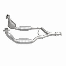 Cargar imagen en el visor de la galería, MagnaFlow Conv DF 96-98 Ford Mustang 3.8L