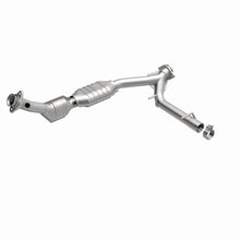 Cargar imagen en el visor de la galería, MagnaFlow Conv DF 03-04 Lincoln Navigator 5.4L P/S