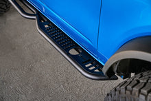 Cargar imagen en el visor de la galería, DV8 Offroad 21-22 Ford Bronco OE Plus Series Pasos laterales