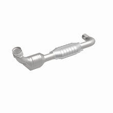 Cargar imagen en el visor de la galería, MagnaFlow Conv DF 97-98 Ford Trucks 4.6L