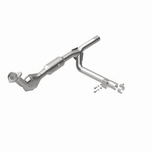 Cargar imagen en el visor de la galería, Magnaflow 01-03 Ford F150 XL/XLT V6 4.2L OEM Grade / EPA Compliant Direct-Fit Catalytic Converter