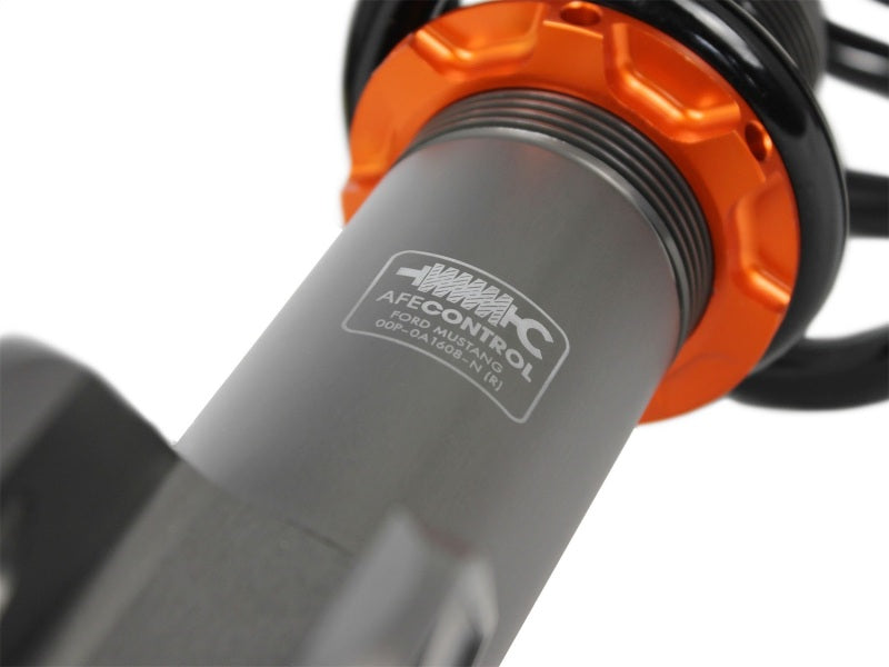 Sistema de amortiguador helicoidal para calle/pista ajustable único Featherlight con control aFe 2015 Ford Mustang (S550)