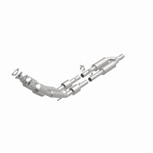 Cargar imagen en el visor de la galería, MagnaFlow Conv DF 06-08 VW Passat 3.6L