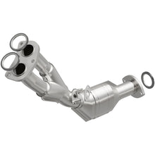 Cargar imagen en el visor de la galería, MagnaFlow Conv DF 01-04 Tacoma 2.7L front 49S