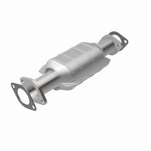Cargar imagen en el visor de la galería, MagnaFlow Catalytic Converter DF 98-00 Nissan Frontier 2.4L Rear