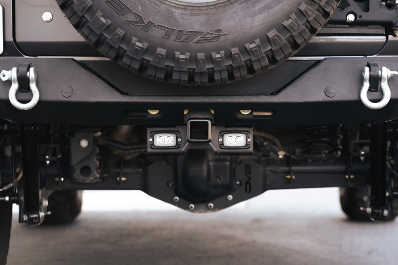 DV8 Offroad 07-21 Jeep Wrangler (JK/JL) Enganche atornillable con luces
