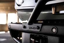 Cargar imagen en el visor de la galería, DV8 Offroad 2021-2022 Ford Bronco (no para parachoques de plástico de fábrica) Barra protectora de parachoques de fábrica - Negro