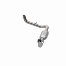 Cargar imagen en el visor de la galería, MagnaFlow Conv DF 97-98 Ford Trucks 5.4L