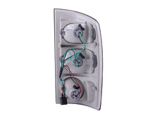 Cargar imagen en el visor de la galería, ANZO 2002-2005 Dodge Ram 1500 luces traseras ahumadas