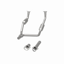 Cargar imagen en el visor de la galería, MagnaFlow Conv Direct Fit 90-93 Land Rover Range Rover 3.9L V8