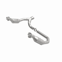 Cargar imagen en el visor de la galería, MagnaFlow Conv Direct Fit 06-07 Ram 1500 4.7L Underbody