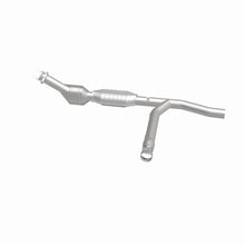 Cargar imagen en el visor de la galería, MagnaFlow Conv DF 97-98 Ford Trucks 4.2L
