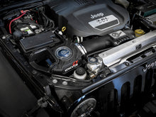 Cargar imagen en el visor de la galería, aFe Momentum GT Pro 5R Sistema de admisión de aire frío 12-18 Jeep Wrangler JK V6 3.6L
