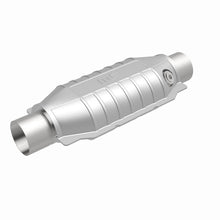 Load image into Gallery viewer, MagnaFlow Conv Univ 3in In/Out Center/Center Oval w/ 02 Sensor