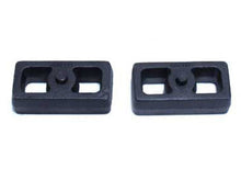 Cargar imagen en el visor de la galería, MaxTrac 07-18 Toyota Tundra 2WD/4WD 1in Rear Cast Iron Lift Blocks