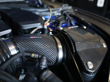 Cargar imagen en el visor de la galería, Sistema de admisión de aire frío de fibra de carbono aFe Black Series Stage-2 con medios Pro DRY S - BMW M5 (F90) 18-19