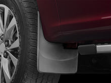 Cargar imagen en el visor de la galería, WeatherTech 2015 Ford F-150 sin módulo de borde de rueda Guardabarros delanteros sin taladro